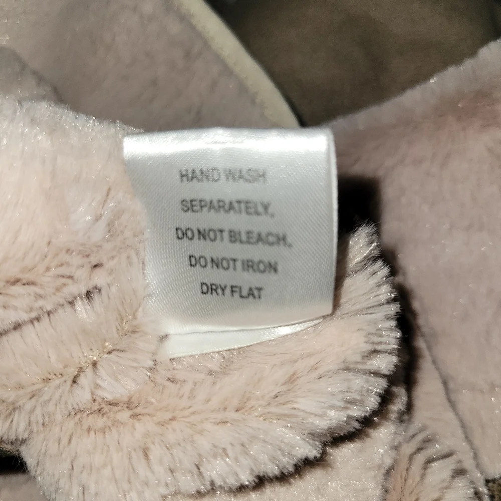 Women's Tan/ Cream Soft  Jackets With Pockets  Zipper Closure - Picture 9 of 10